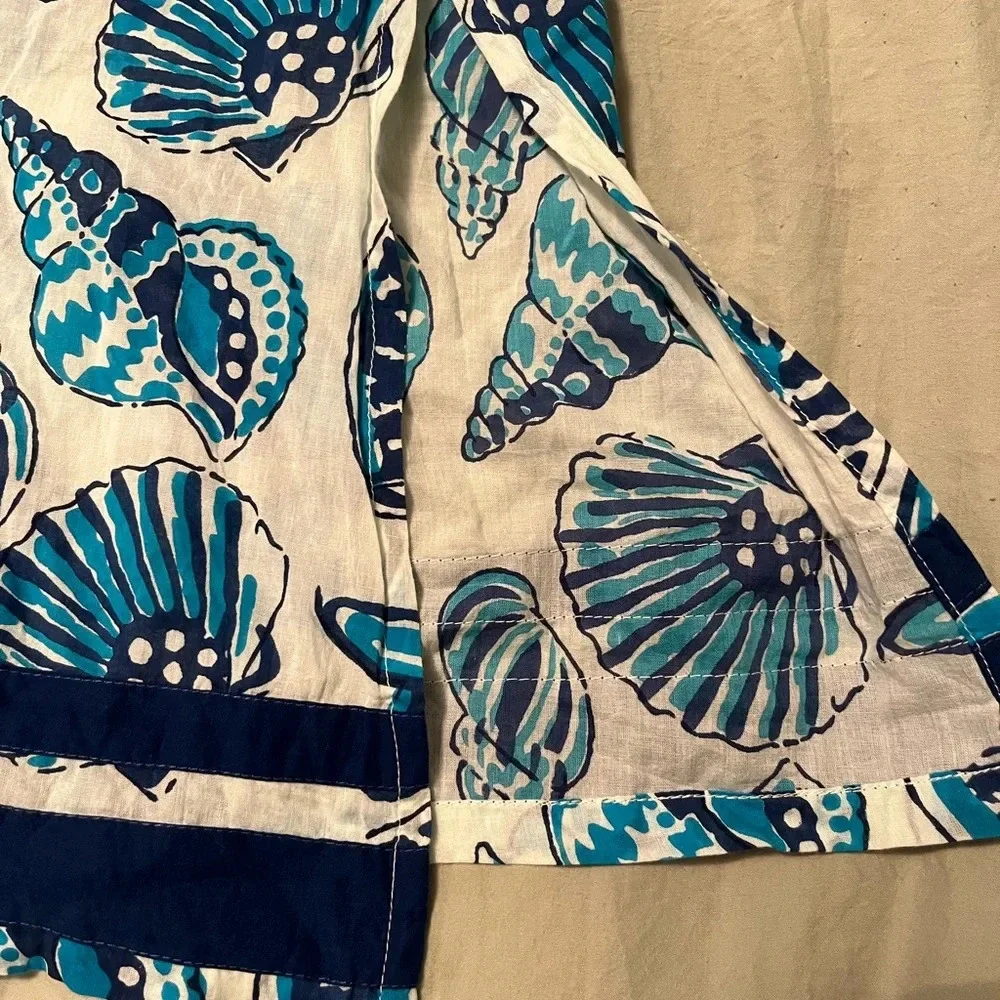 Seashore coverup .
